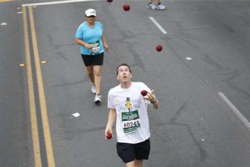 Look Out for This Juggling Jogger at the Baltimore Marathon
