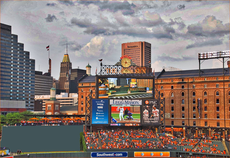 A simple marriage': How the Baltimore Sun sign rose -- and set -- on Camden  Yards.
