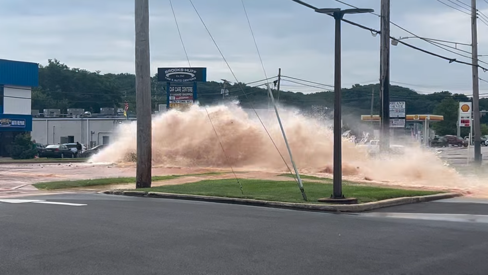 Water main break had York Road bubbling 'like a volcano'