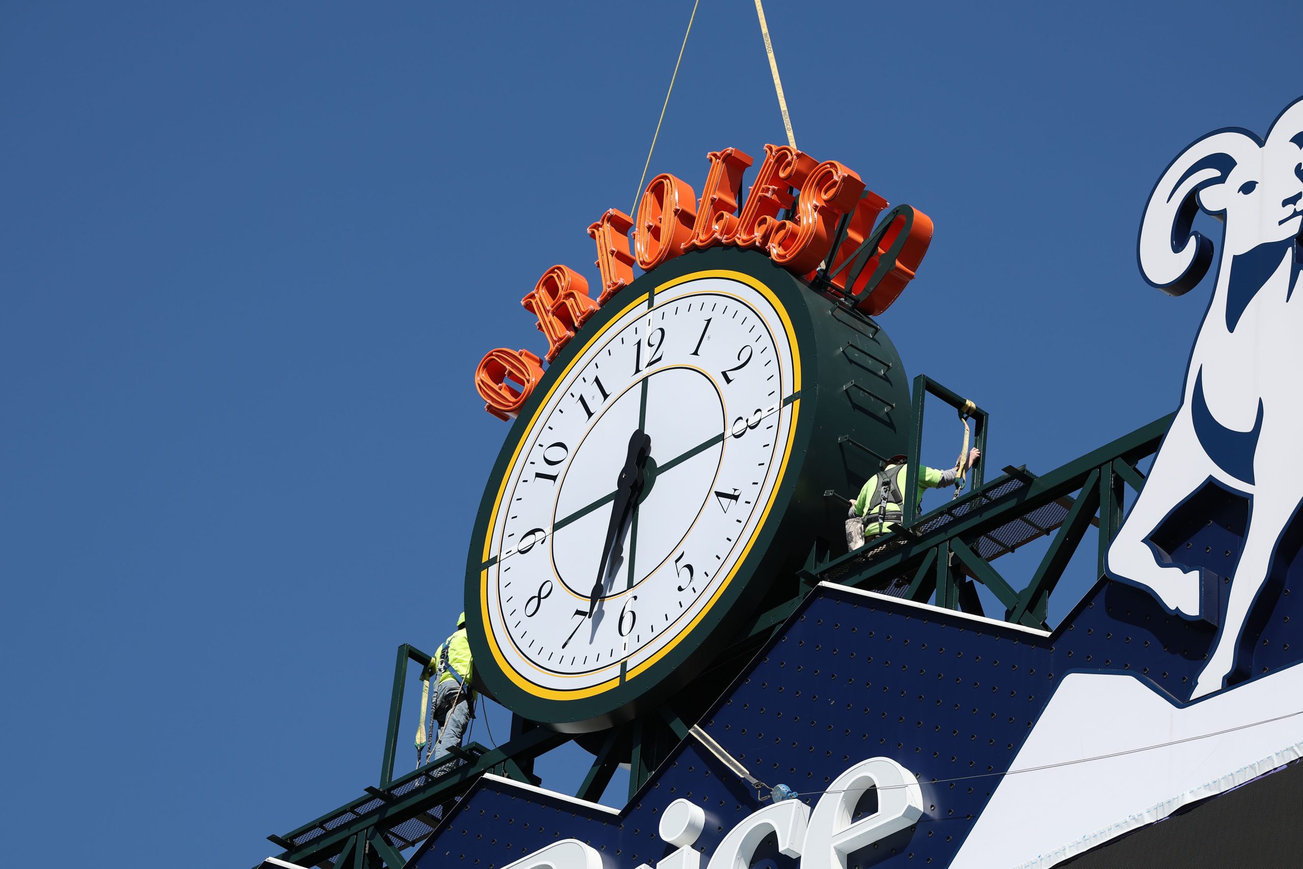 zZz　新品】HARROGATE ハロゲイト CAMDEN Camden Yards made retro cool. Now it's got AI.